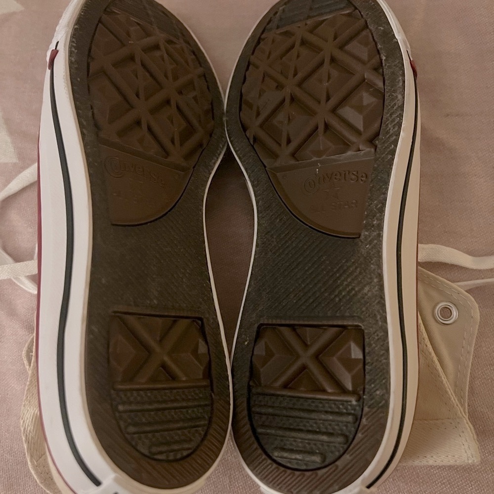 Converse Cream High-Top Sneakers Classic Style - Picture 4 of 5